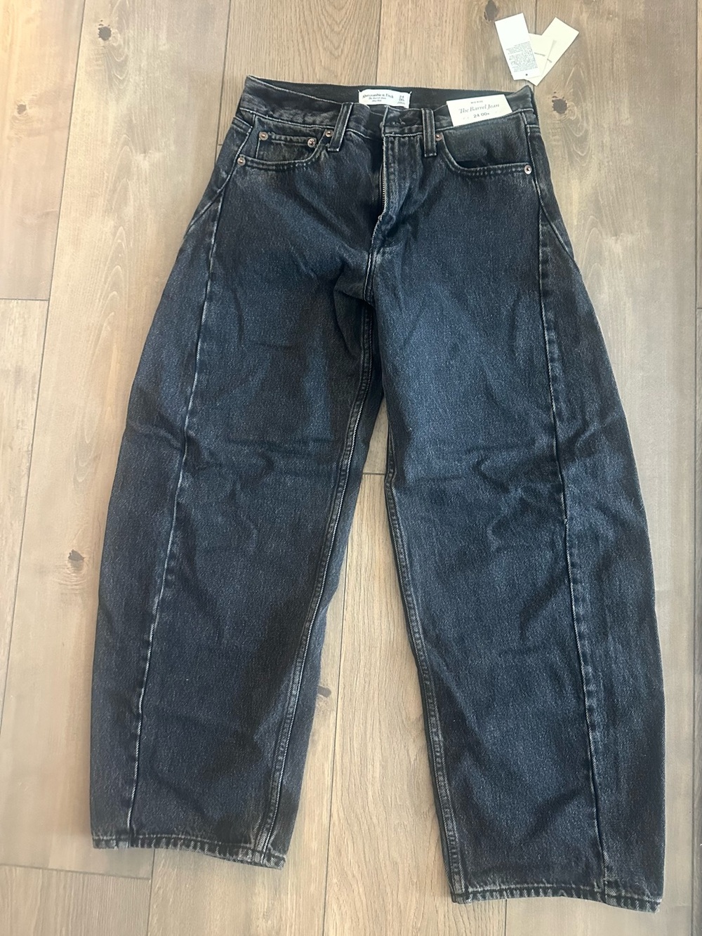 NWT- Abercrombie & Fitch Barrel Black Washed Jeans